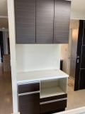 キッチン裏にはカップボード有り